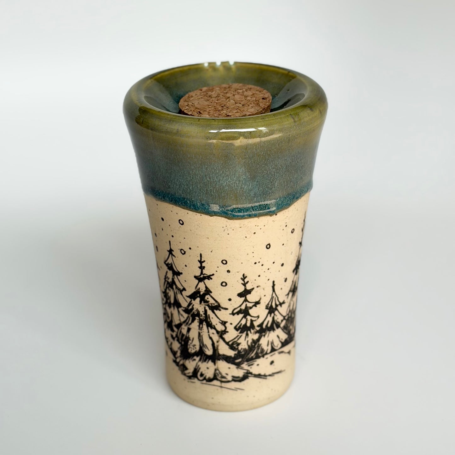 Snowy Trees Travel Tumbler (Verde)